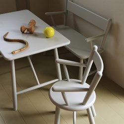 E1547 - Set with table and 2 benches