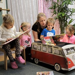 E15100 - Children's Book Bus