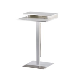 E3711 - standing