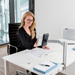 E3863 - table top arm